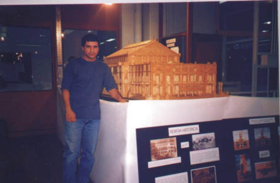 Exposición en la Faculta de Arquitectura Diseño y Urbanismo